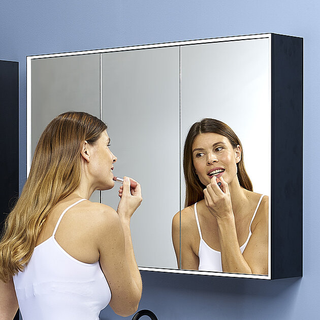 [Translate to Italienisch:] Zu Details der Kategorie Spiegelschränke